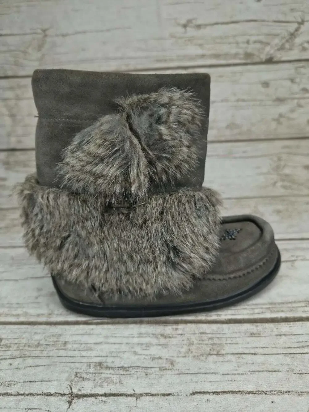 Manitobah Mukluks Gray Fur Trim Waterproof Winter Boots Youth Size 1